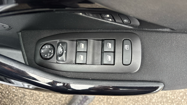 Peugeot 208 1.2 PureTech 82 Tech Edition 5dr [Start Stop] Petrol Hatchback